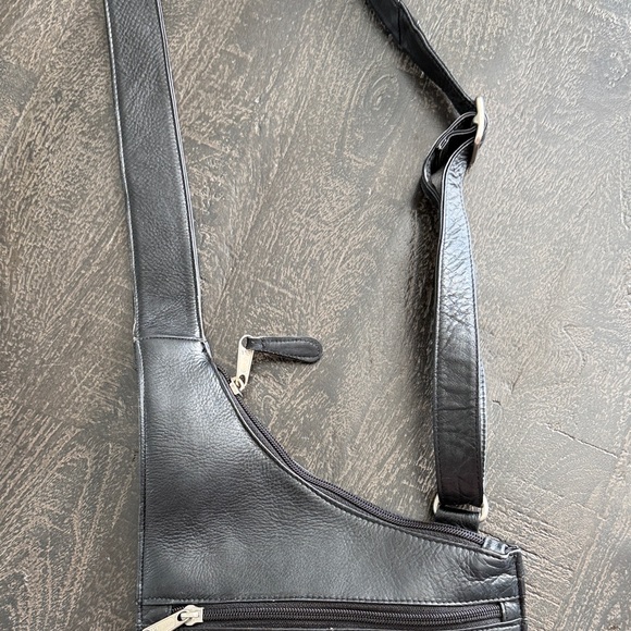 Latico Black Leather Crossbody Bag - Picture 5 of 8